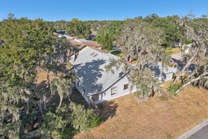 Pine Club Dr-S0611-056.jpg