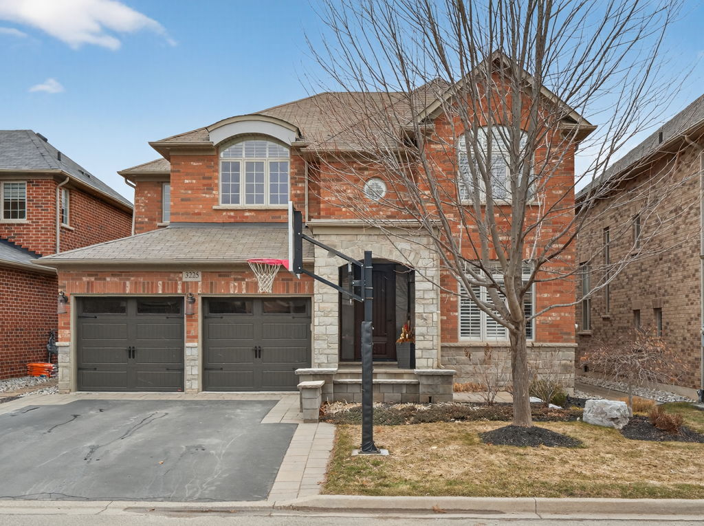 3225 Saltaire Crescent