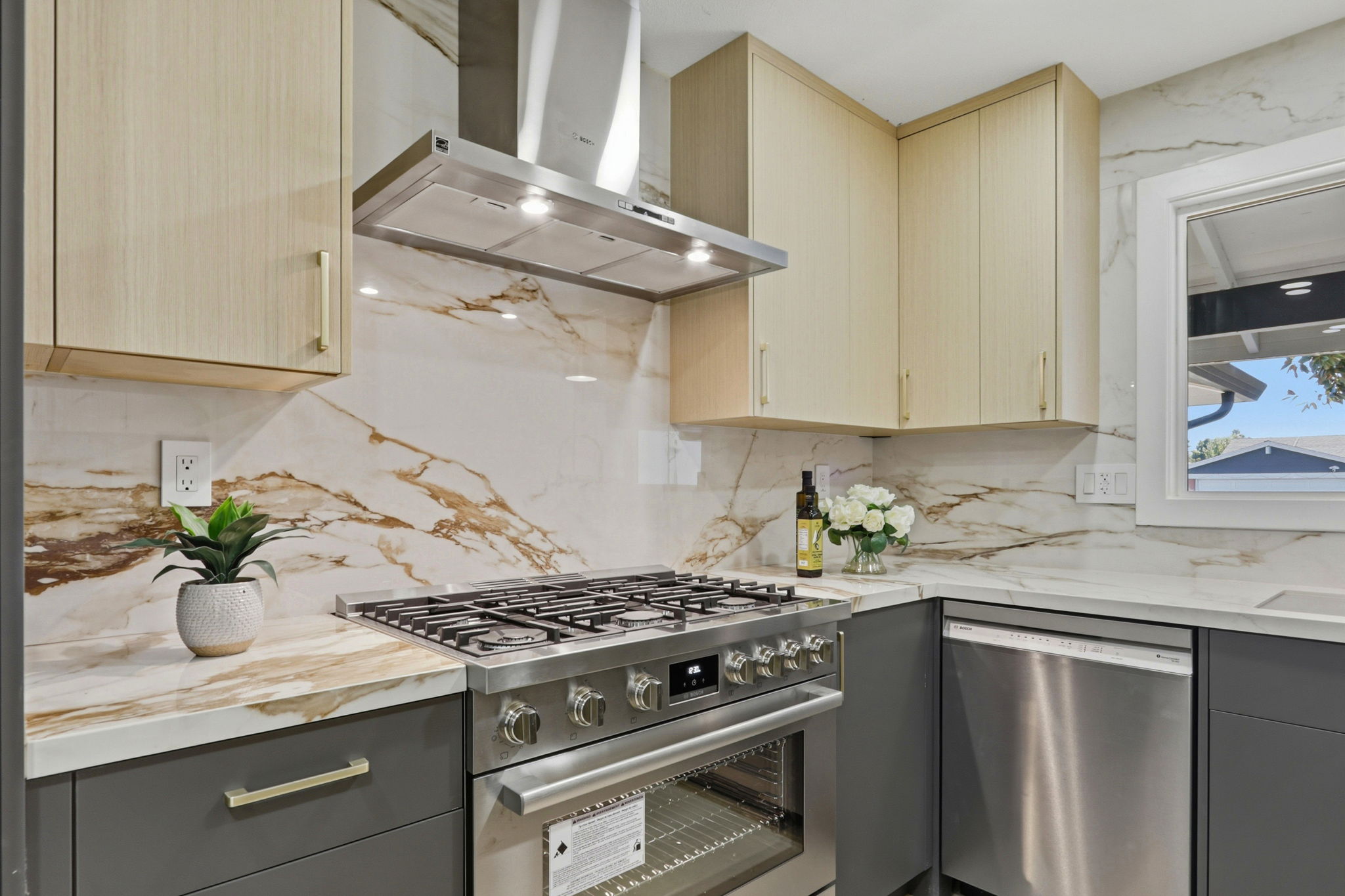 015_F8_32252 Coronation Dr