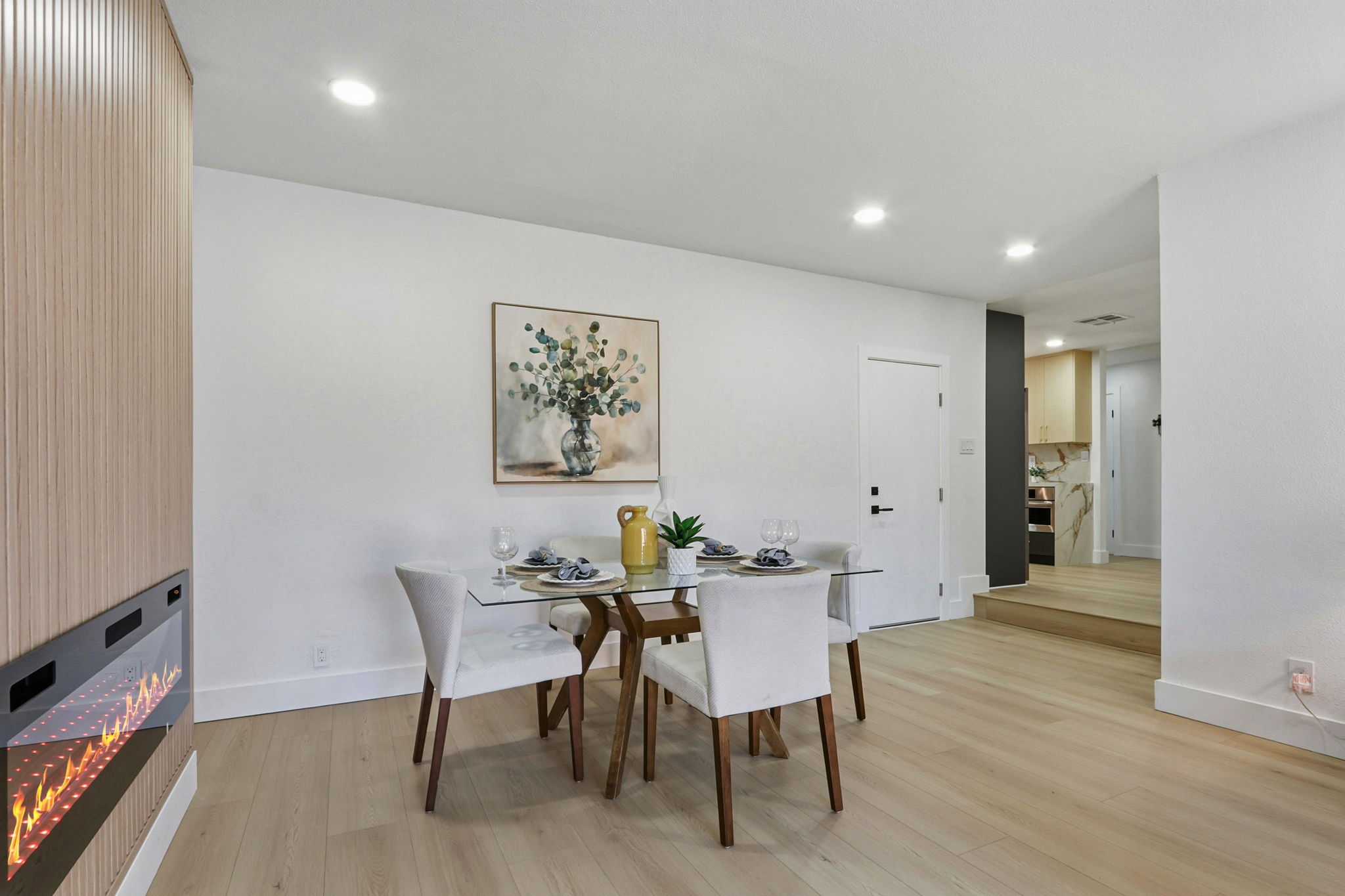 022_F8_32252 Coronation Dr