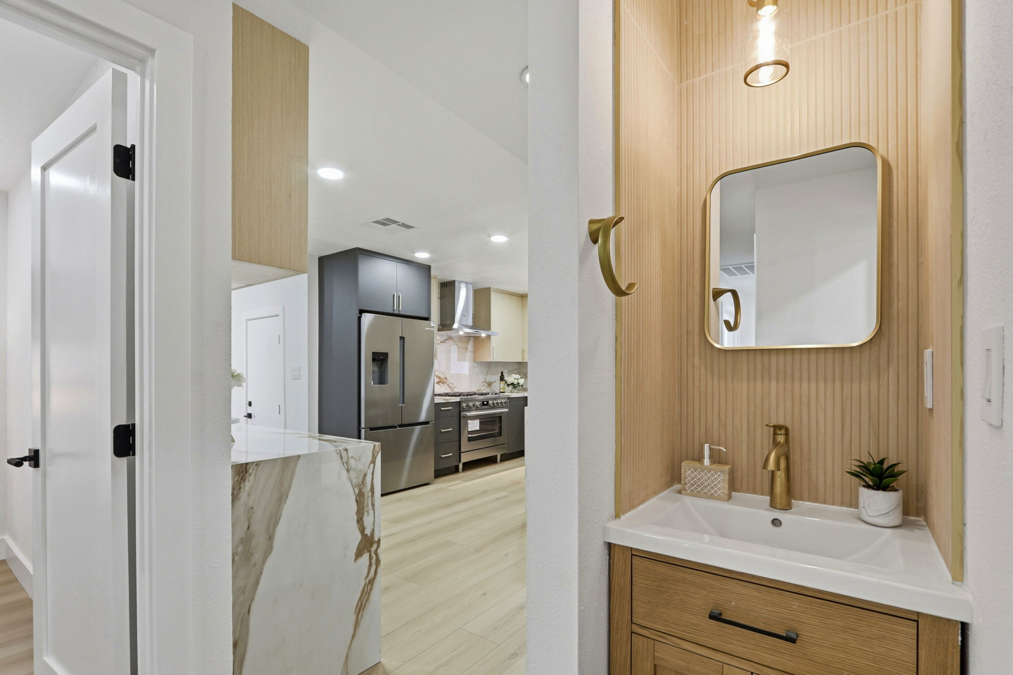 038_F8_32252 Coronation Dr