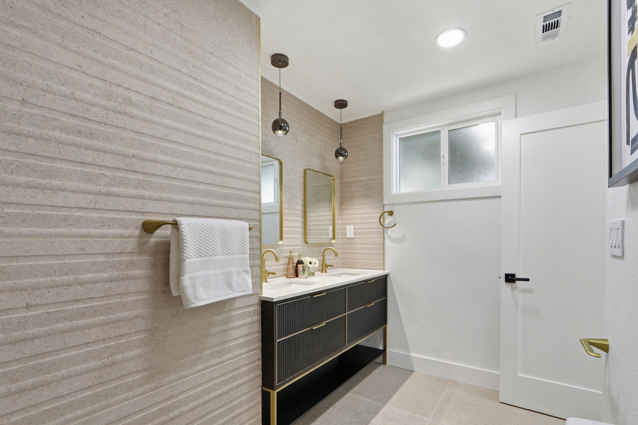 041_F8_32252 Coronation Dr