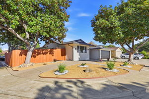 003_F8_32252 Coronation Dr