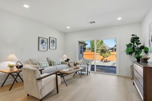 011_F8_32252 Coronation Dr