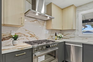 015_F8_32252 Coronation Dr