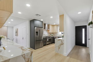 016_F8_32252 Coronation Dr