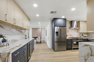 017_F8_32252 Coronation Dr