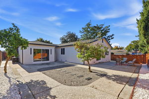 046_F8_32252 Coronation Dr