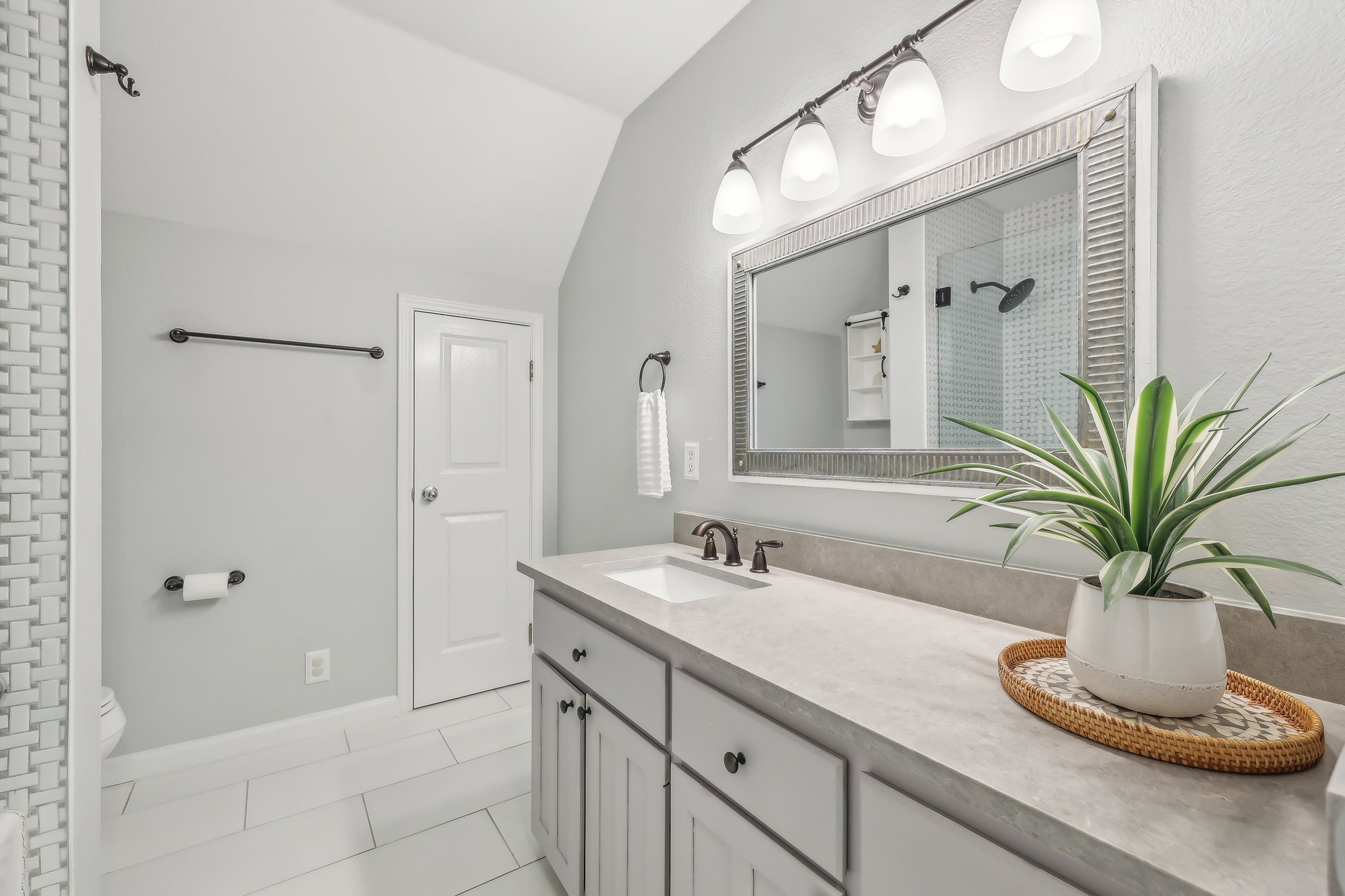 Colorado Dr-3004-037.jpg