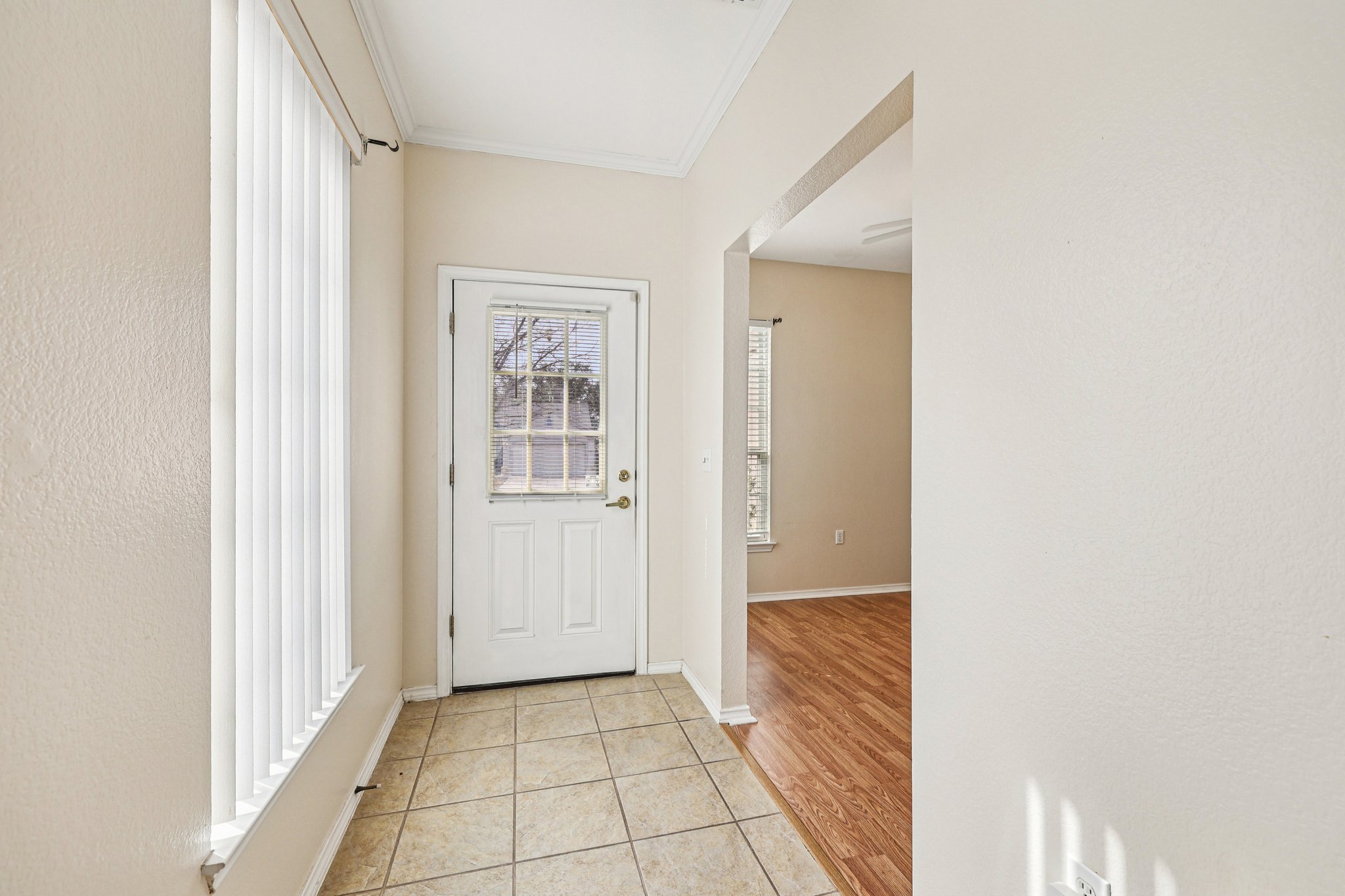 192613 - 323 Crockett Loop, Georgetown, TX 78633-S2602-006r.jpg