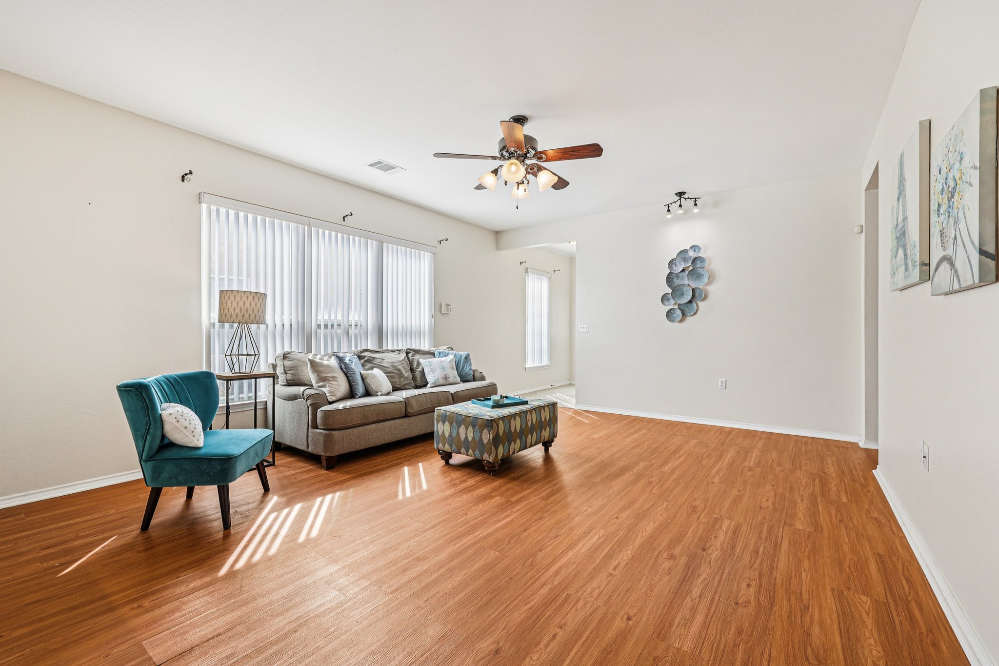 192613 - 323 Crockett Loop, Georgetown, TX 78633-S2602-009r.jpg