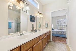 192613 - 323 Crockett Loop, Georgetown, TX 78633-S2602-028r.jpg