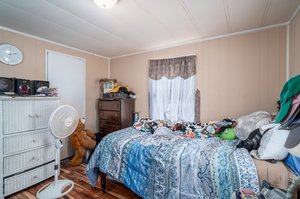  Photo 33