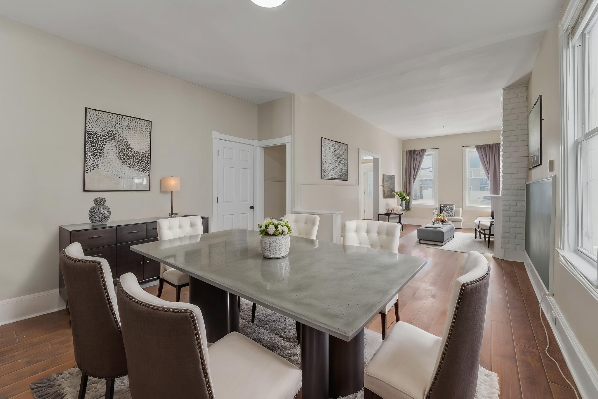 DSC08089 virtually staged.jpeg