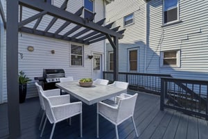 DSC08221 virtually staged.jpeg