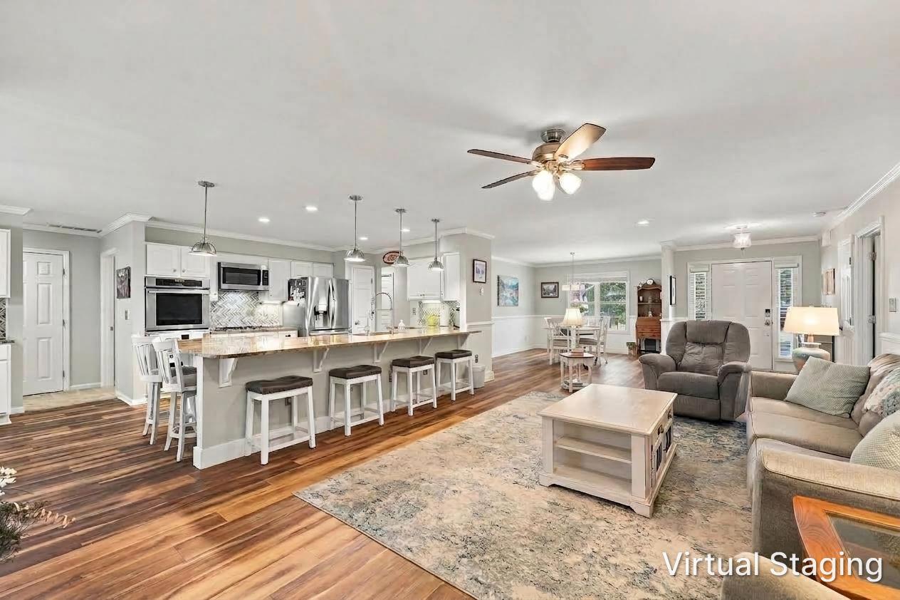 Living Room/Kitchen