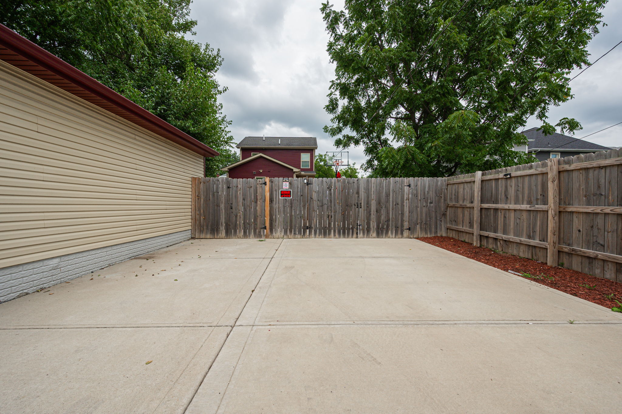 323 S Eureka Ave-14