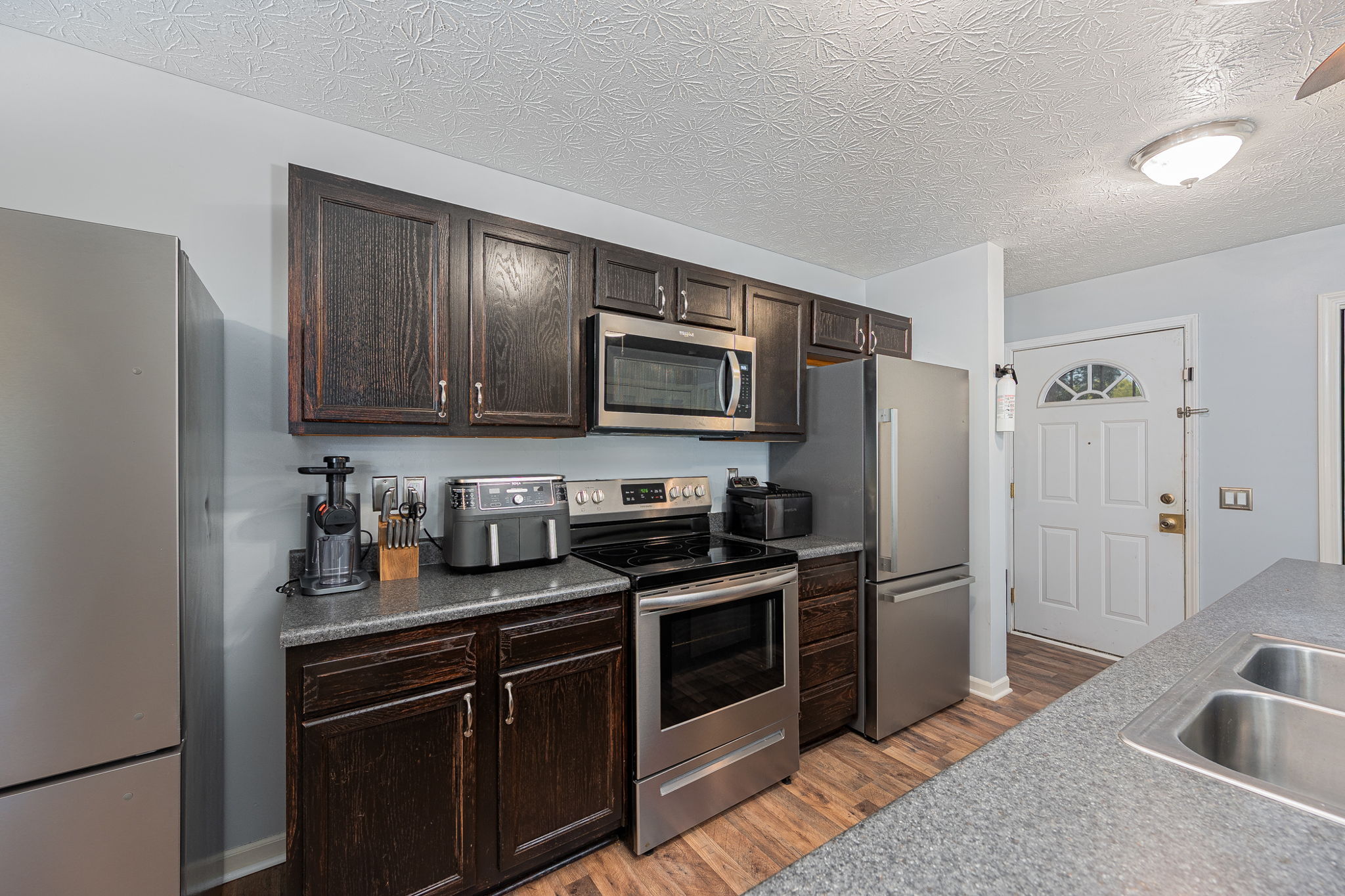 323 S Eureka ave-10