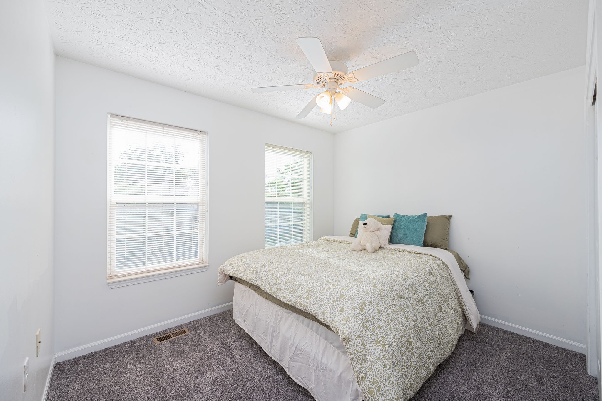 323 S Eureka ave-15