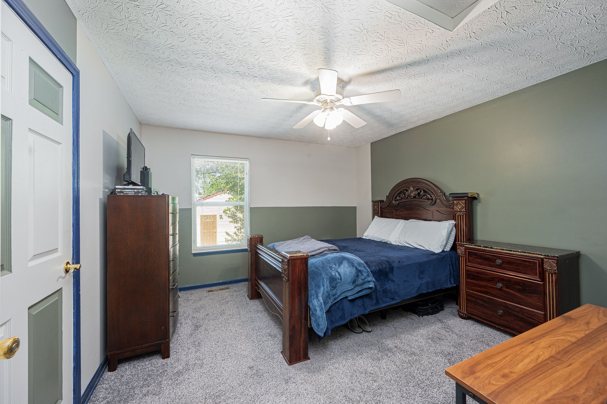 323 S Eureka ave-24