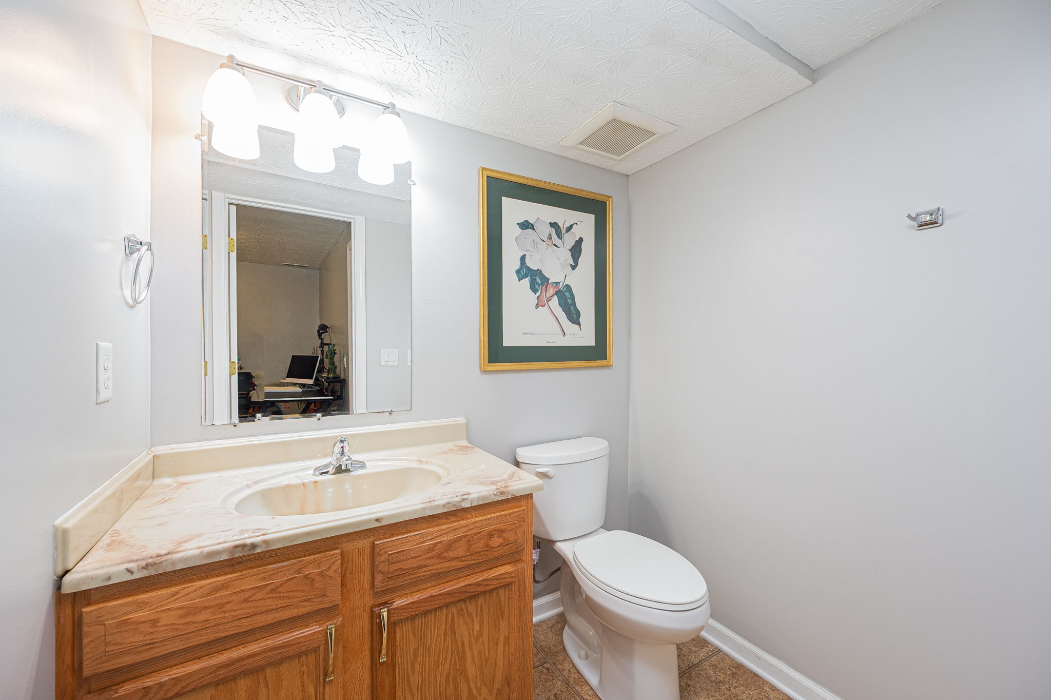 323 S Eureka ave-29