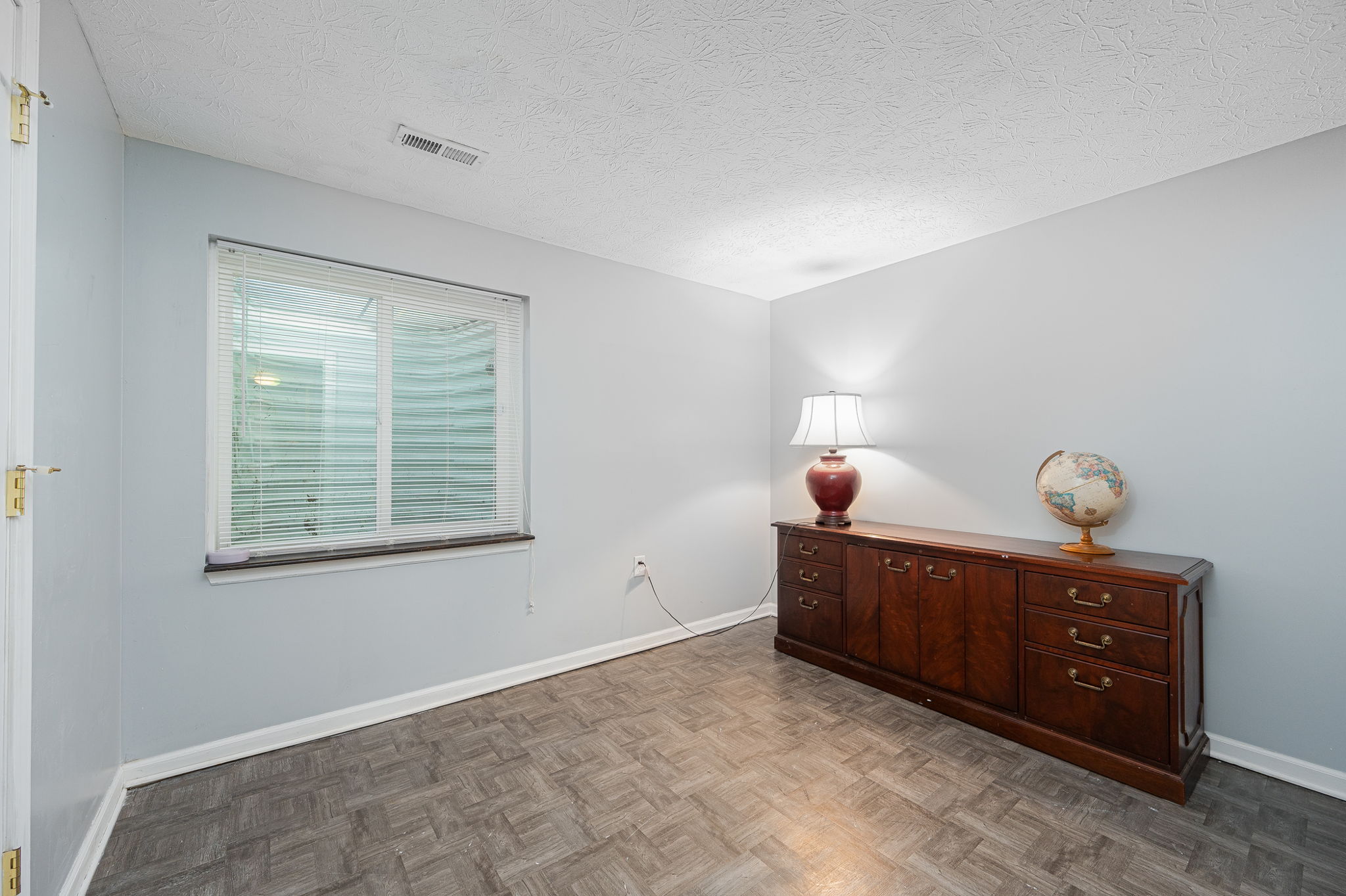 323 S Eureka ave-30