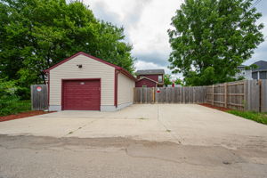 323 S Eureka Ave-12