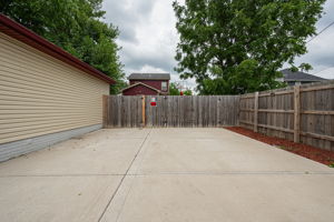 323 S Eureka Ave-14