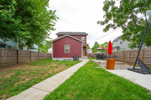 323 S Eureka Ave-15