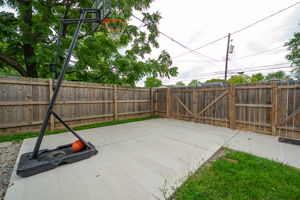 323 S Eureka Ave-17