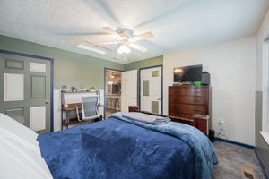323 S Eureka ave-25