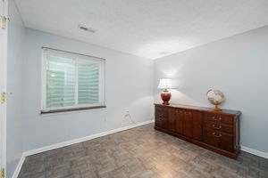 323 S Eureka ave-30