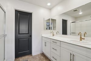 Solares St-S0209-028.jpg