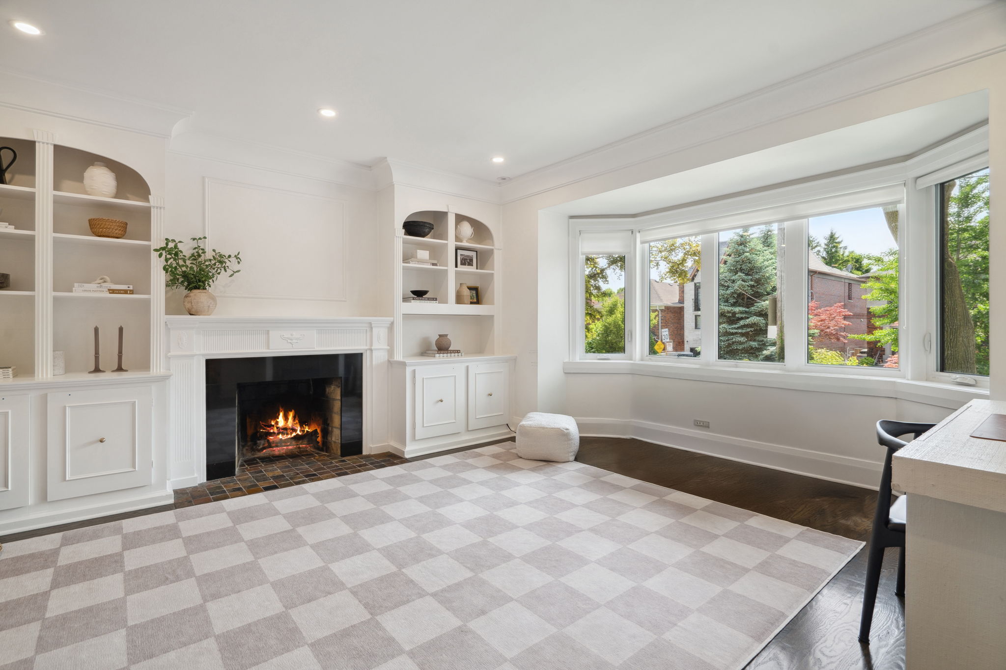 323 Warren Rd Toronto, ON M5P 2M7
