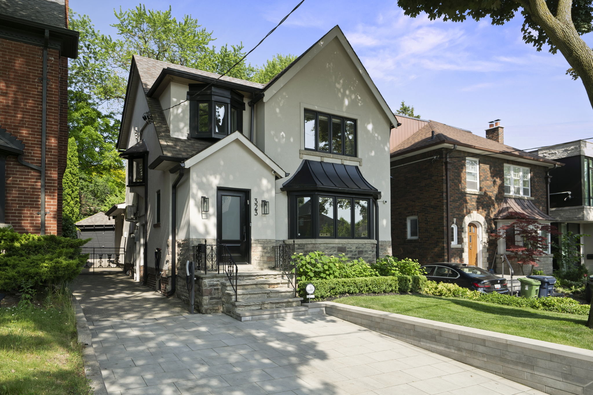 323 Warren Rd Toronto, ON M5P 2M7