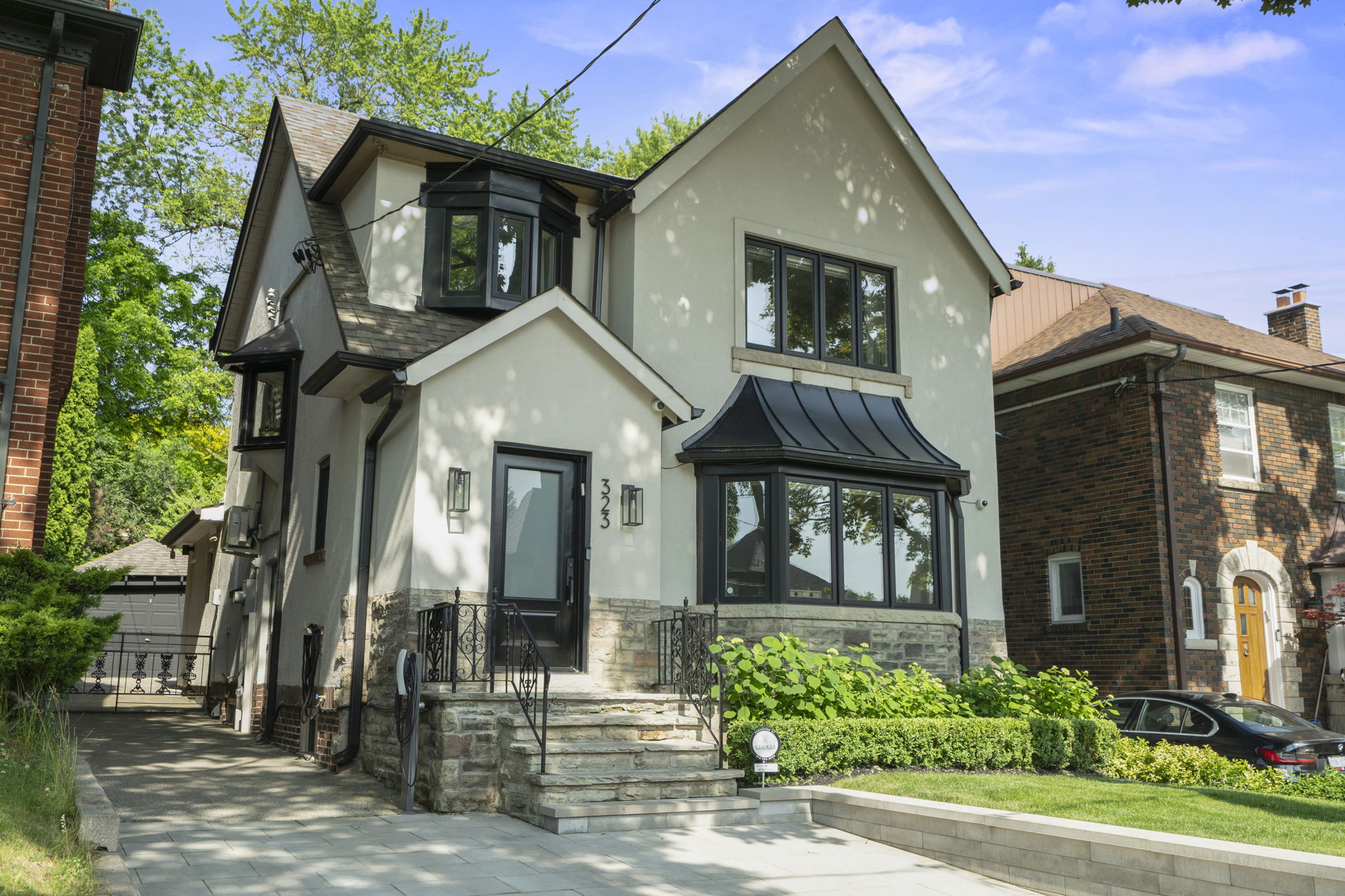 323 Warren Rd Toronto, ON M5P 2M7
