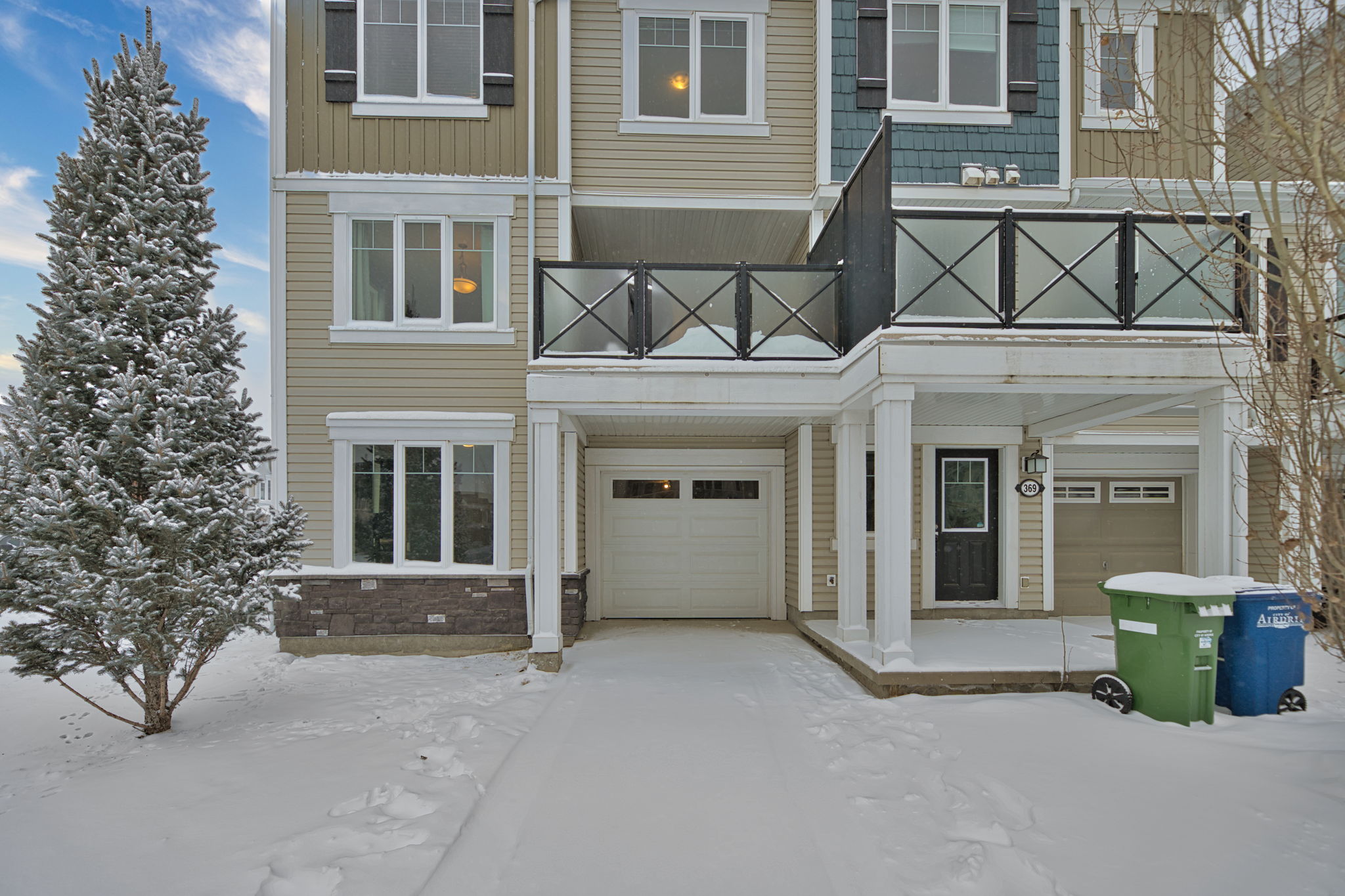 Attached Single garage