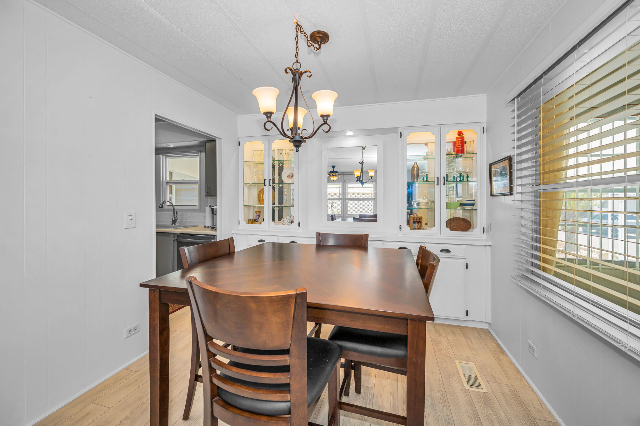 Dining Room4