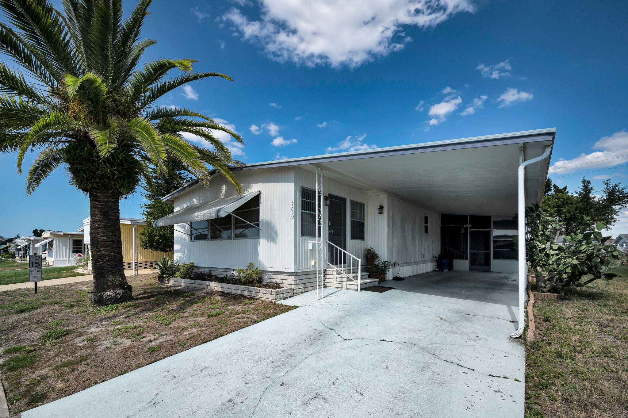 Front Exterior3
