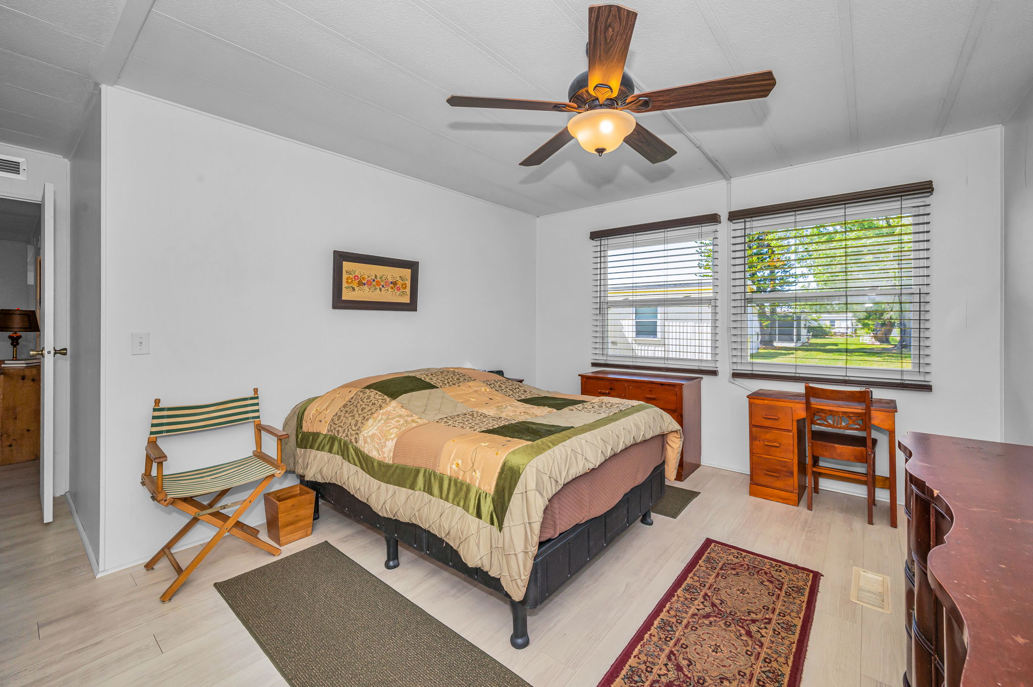 Primary Bedroom1a