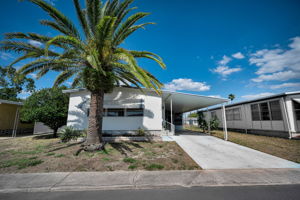 Front Exterior4