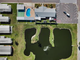 25-Clubhouse