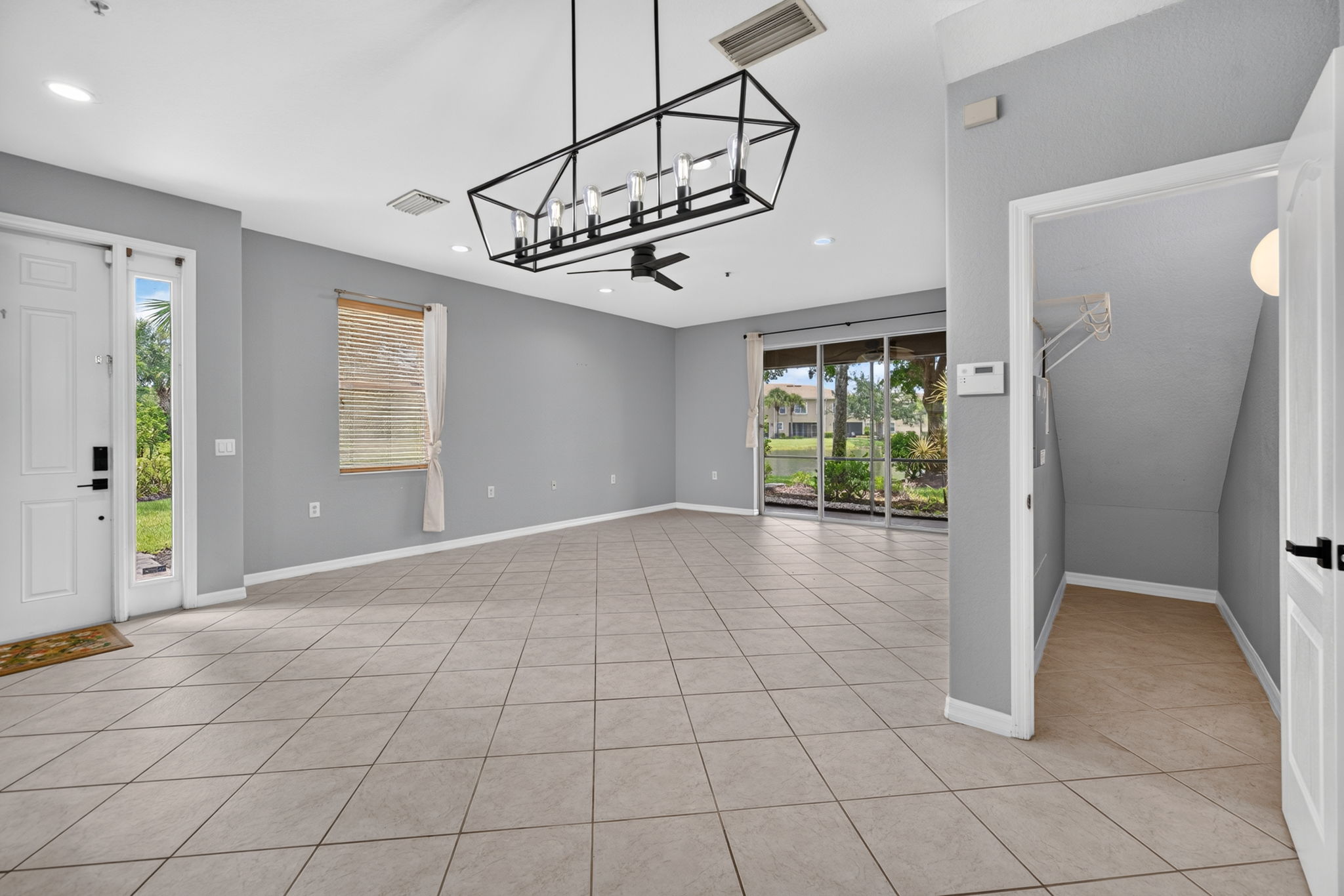 Dining Room 3 of 3