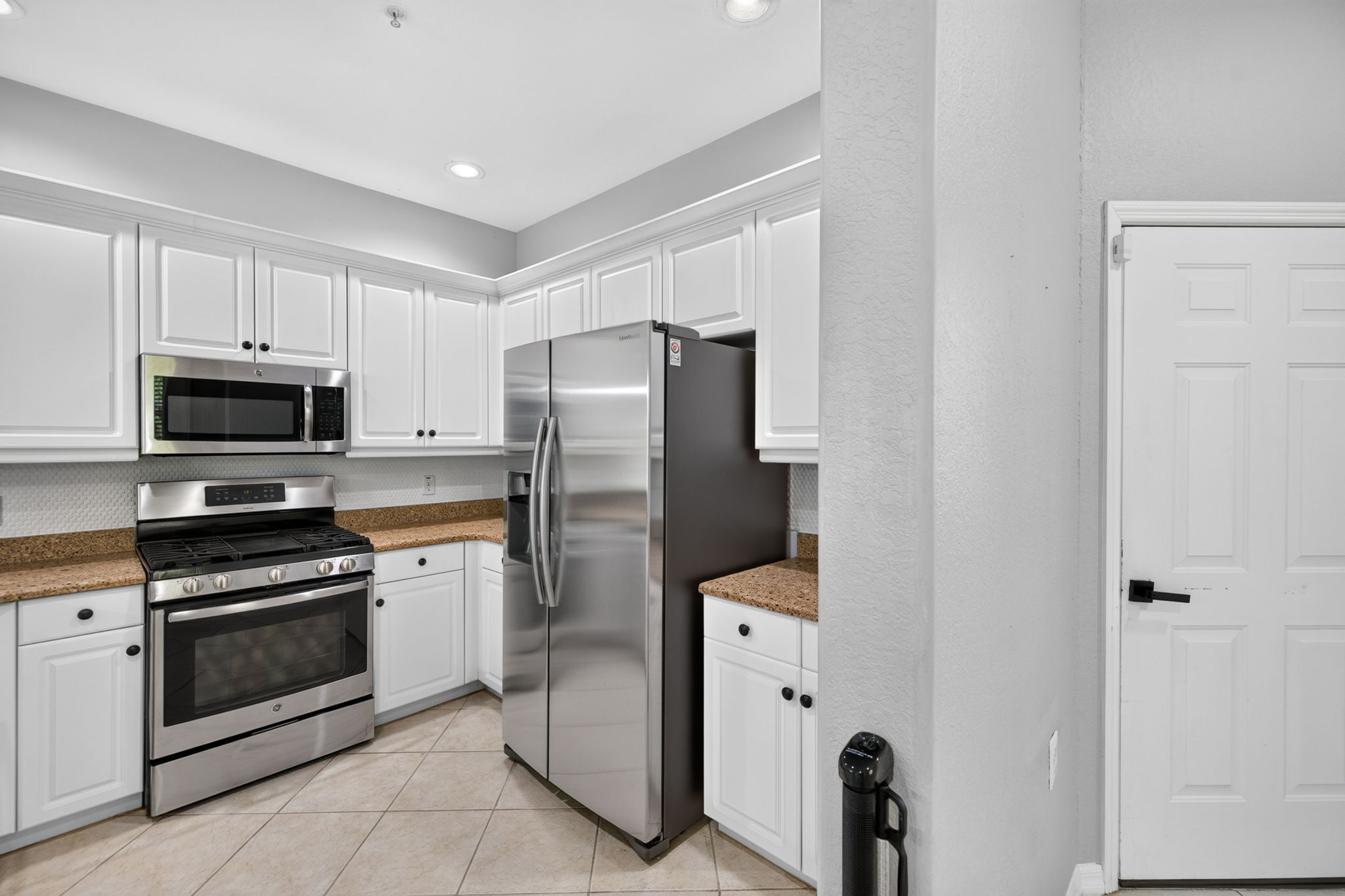 Kitchen 3 of 4