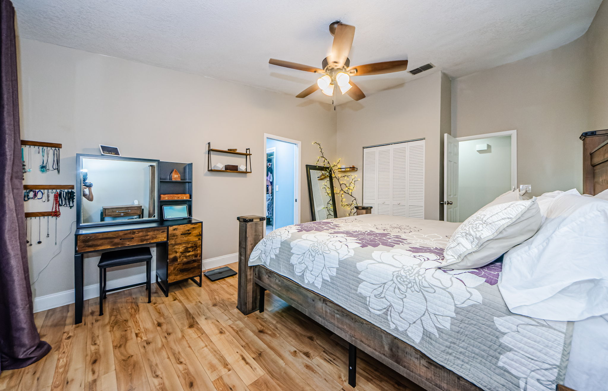 Master Bedroom 1c