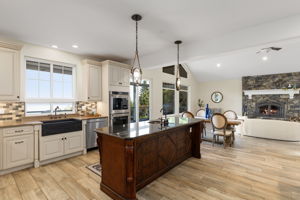 Custom farmhouse sink double oven...VIEWS!