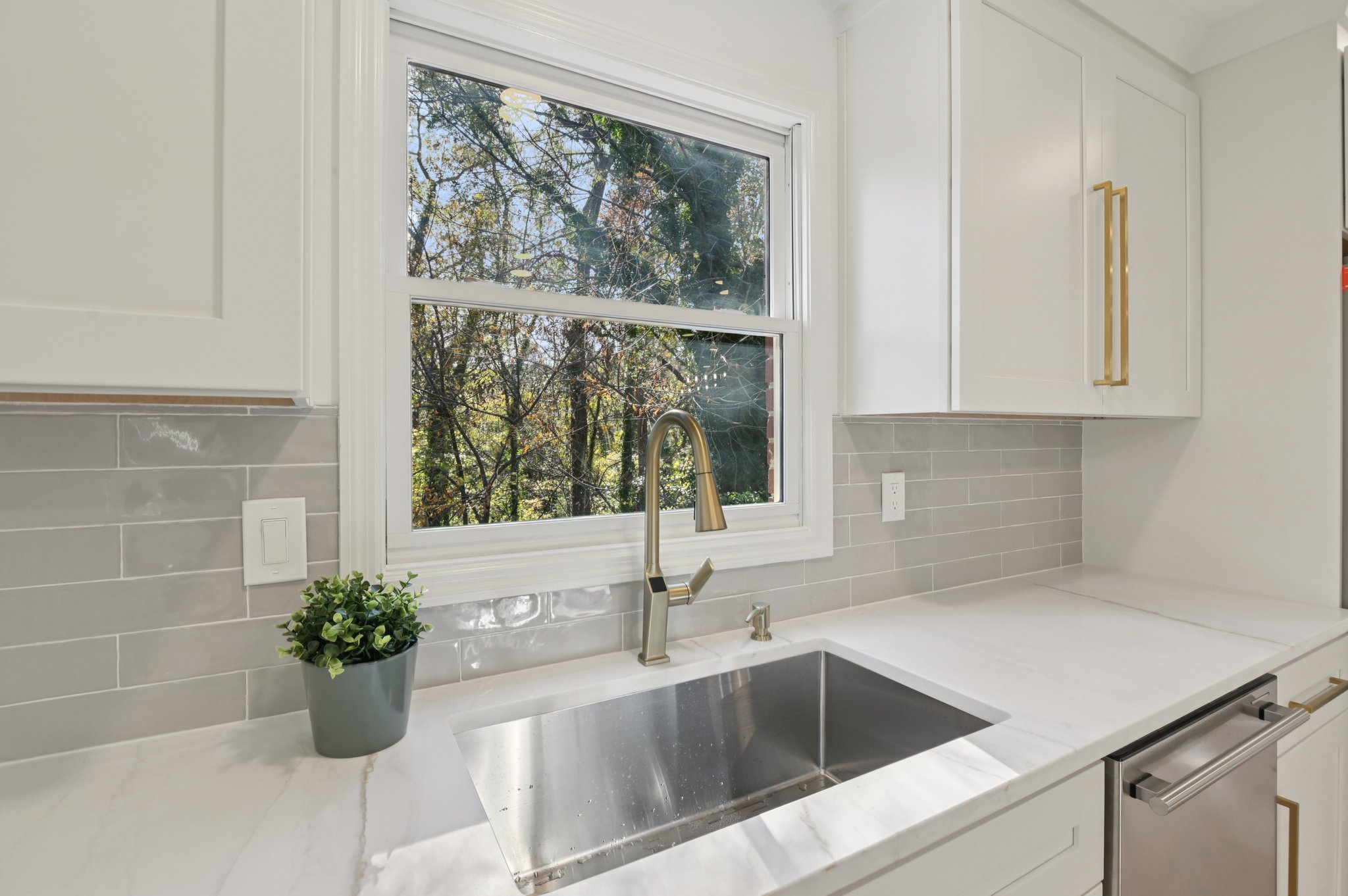 Bolero Pass-L1211-031.jpg