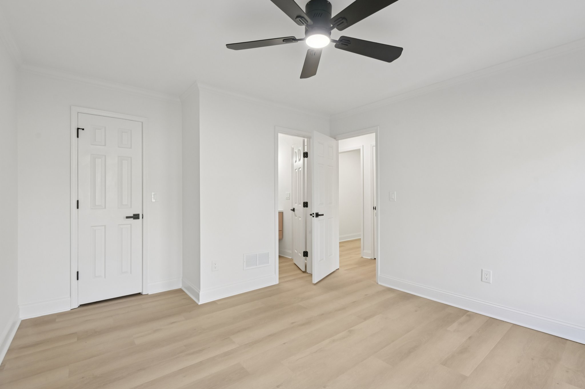 Bolero Pass-L1211-035.jpg