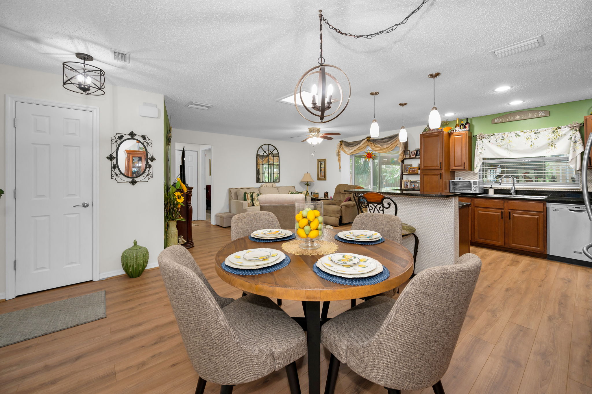Dining Room4
