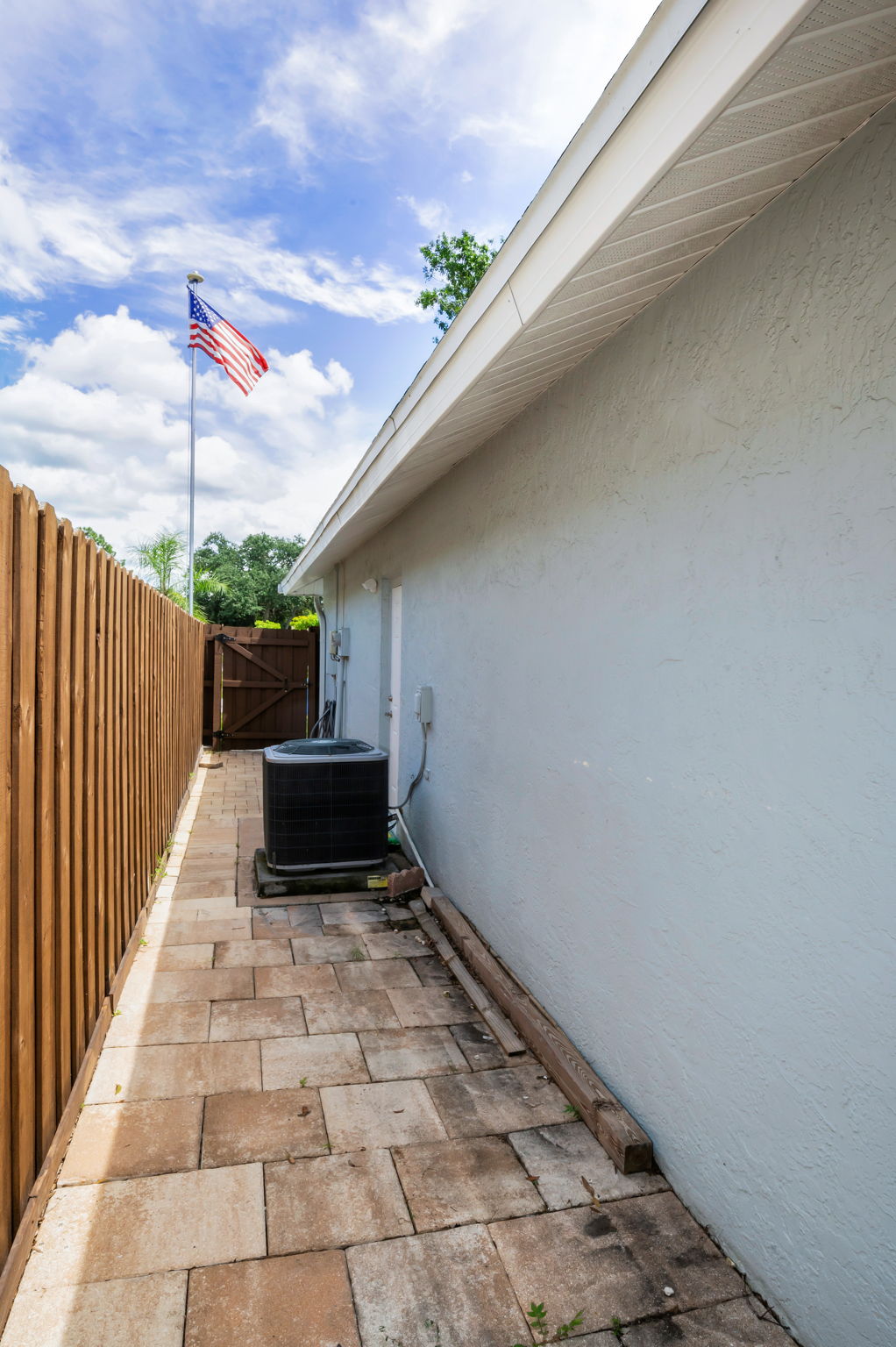Side Patio2